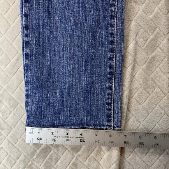 Levis 505 Womens 4 Short Denim Jeans Blue 505 Straight Leg Medium Wash Stretch - Picture 10 of 16